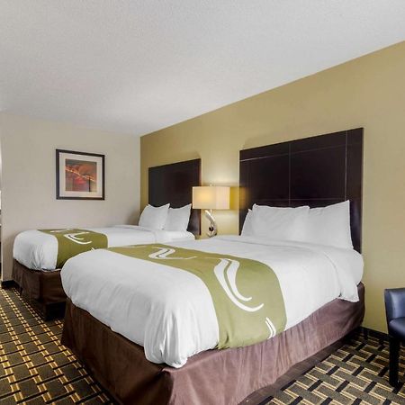 Quality Inn Акуърт Екстериор снимка
