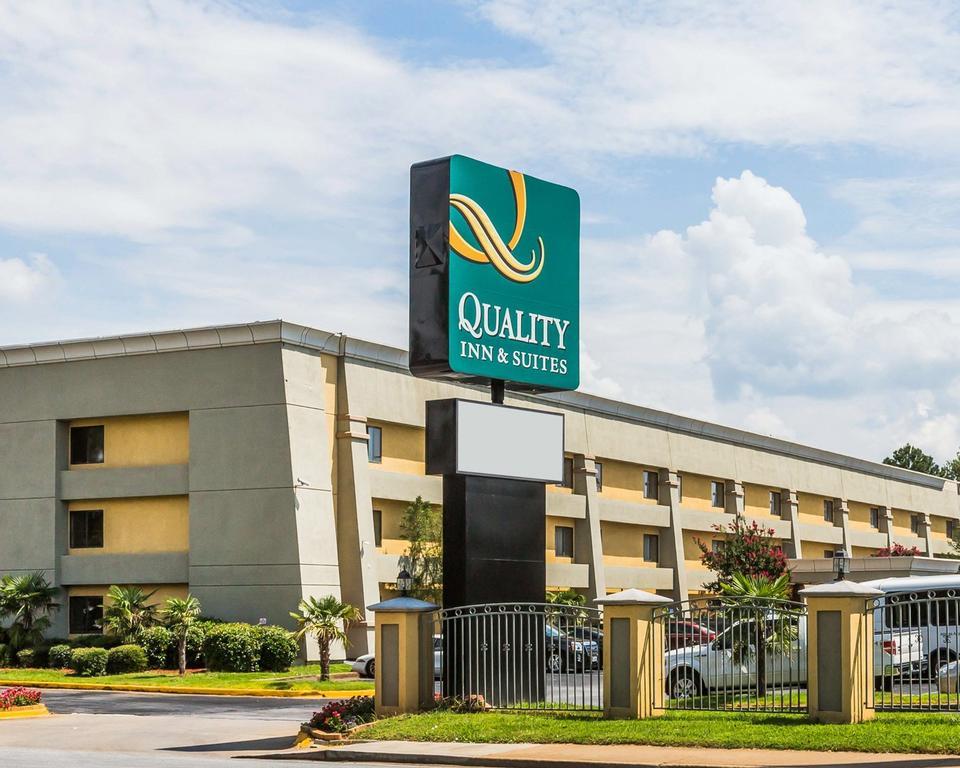 Quality Inn Акуърт Екстериор снимка