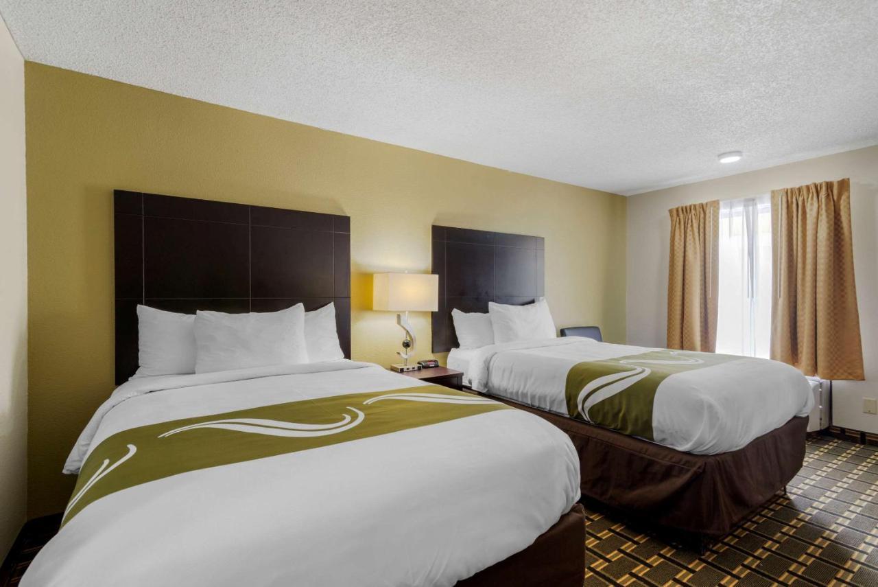 Quality Inn Акуърт Екстериор снимка