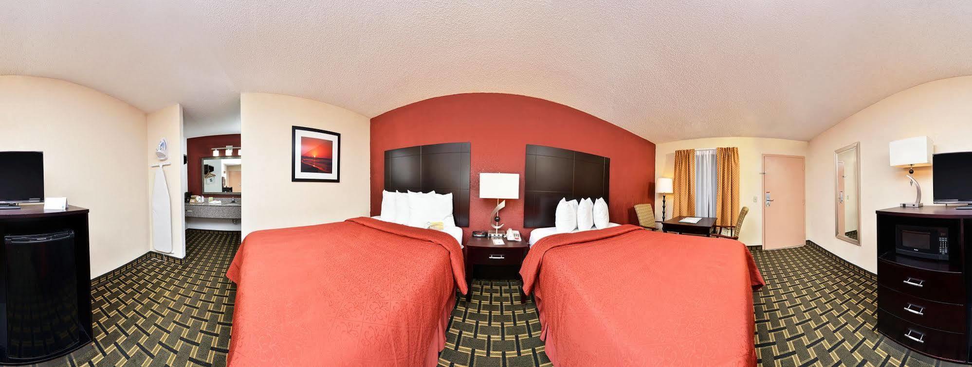Quality Inn Акуърт Екстериор снимка